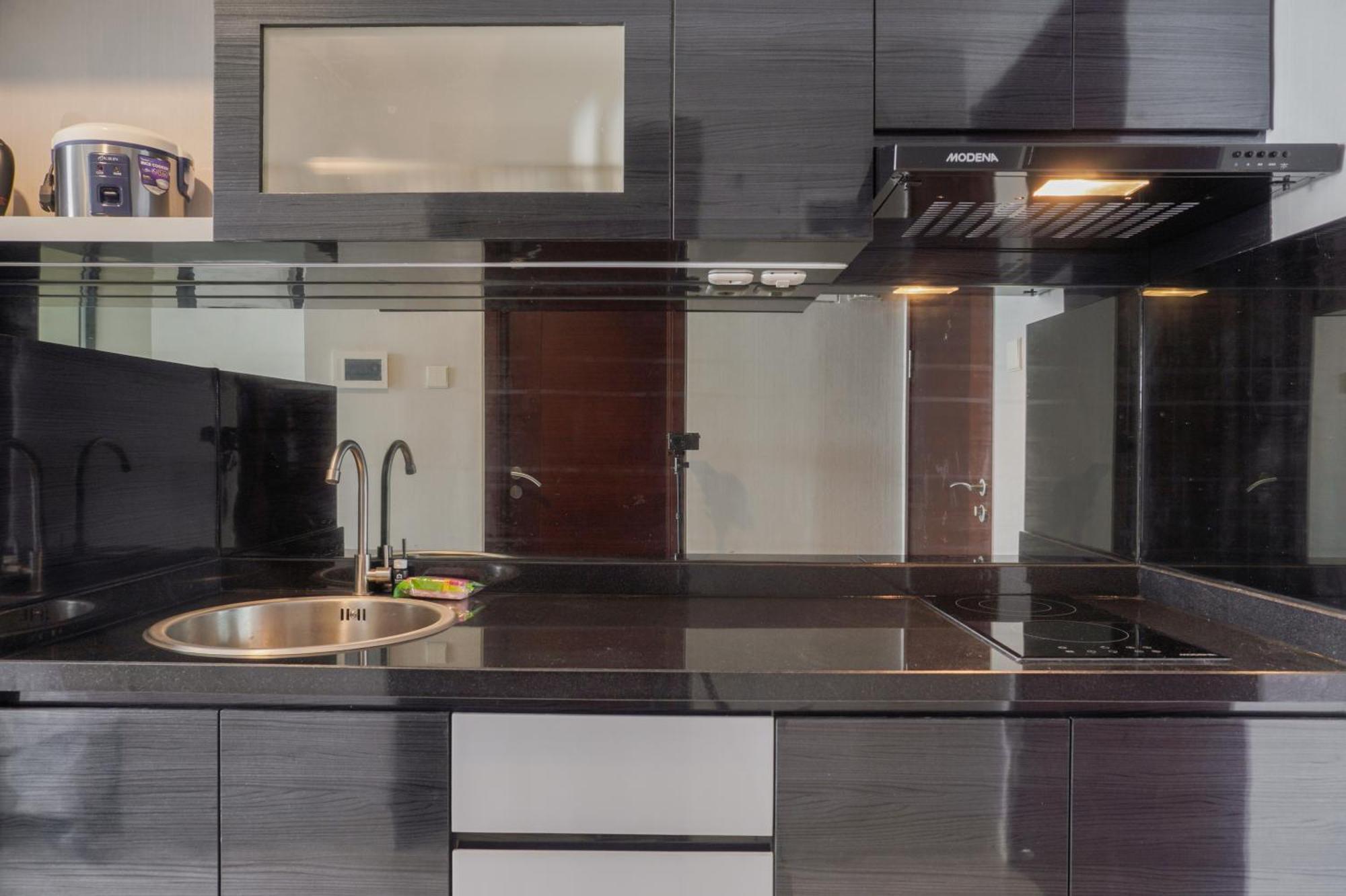 Fancy And At West Vista By Travelio Jakarta
